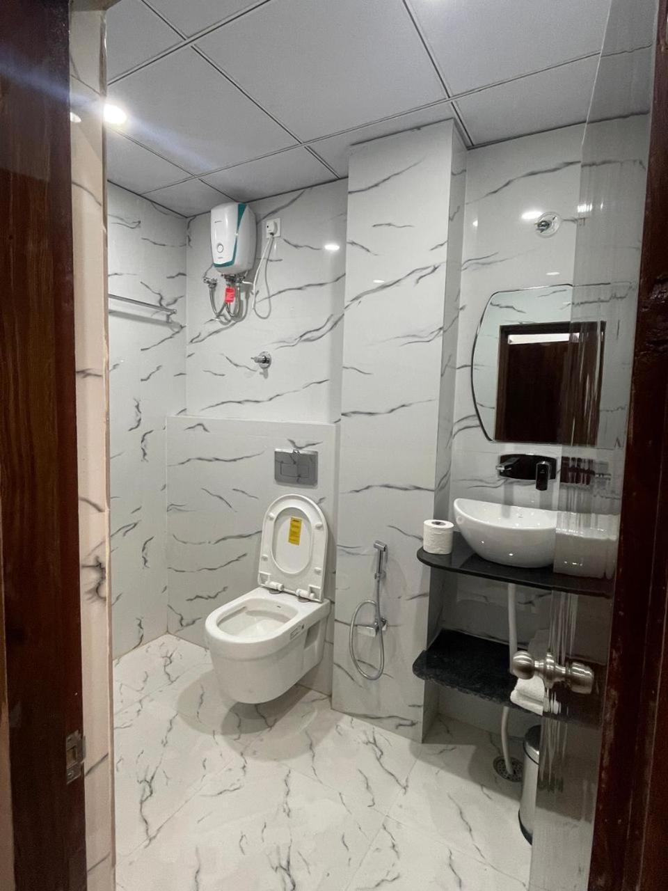Kashi Imperial Bed & Breakfast Варанаси Екстериор снимка
